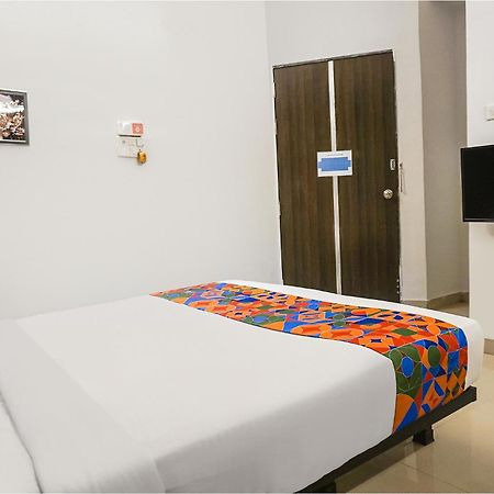 Fabhotel Aura Homes - Nr Khandoba Mandir Pimpri-Chinchwad Buitenkant foto