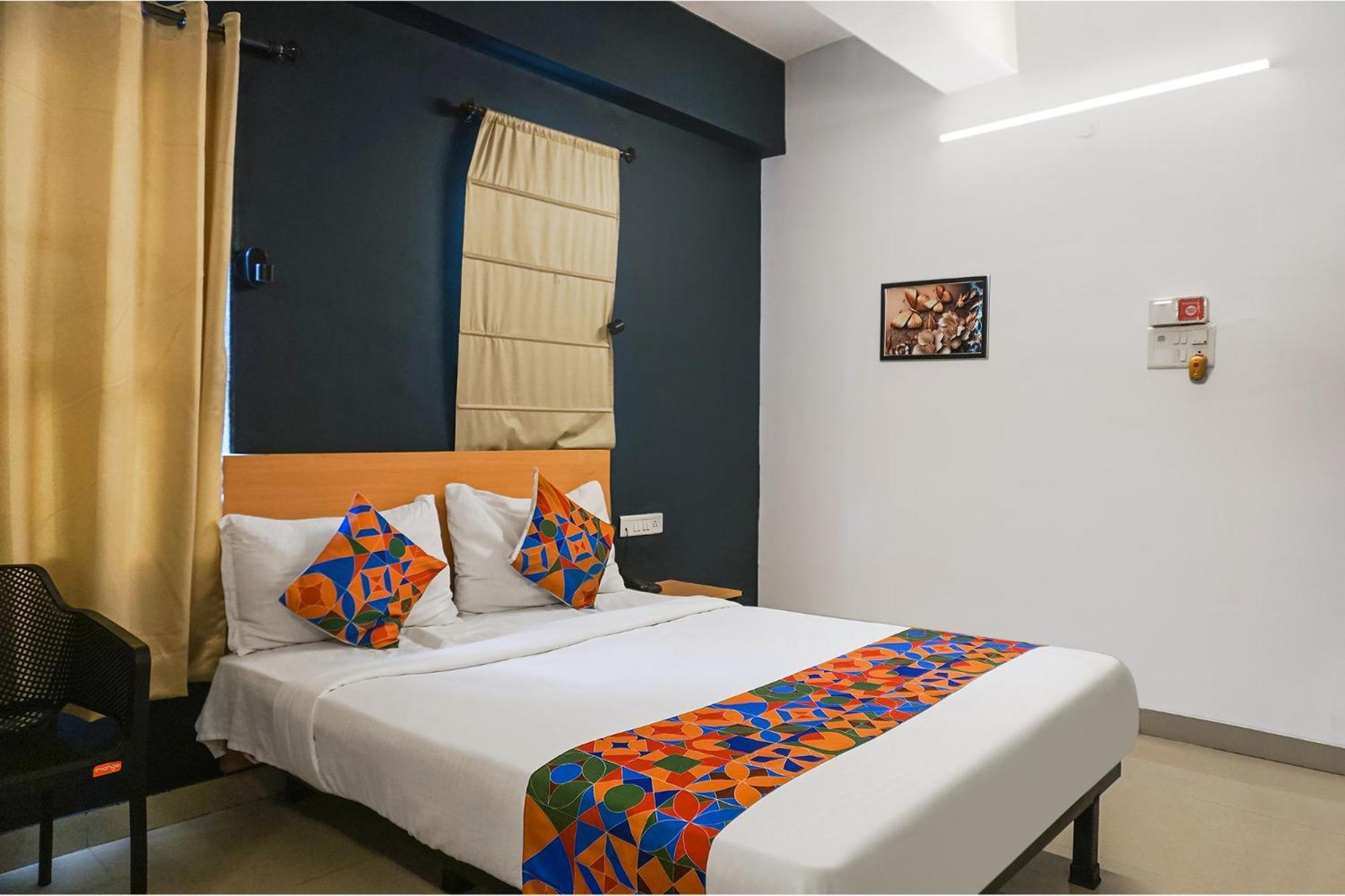 Fabhotel Aura Homes - Nr Khandoba Mandir Pimpri-Chinchwad Buitenkant foto