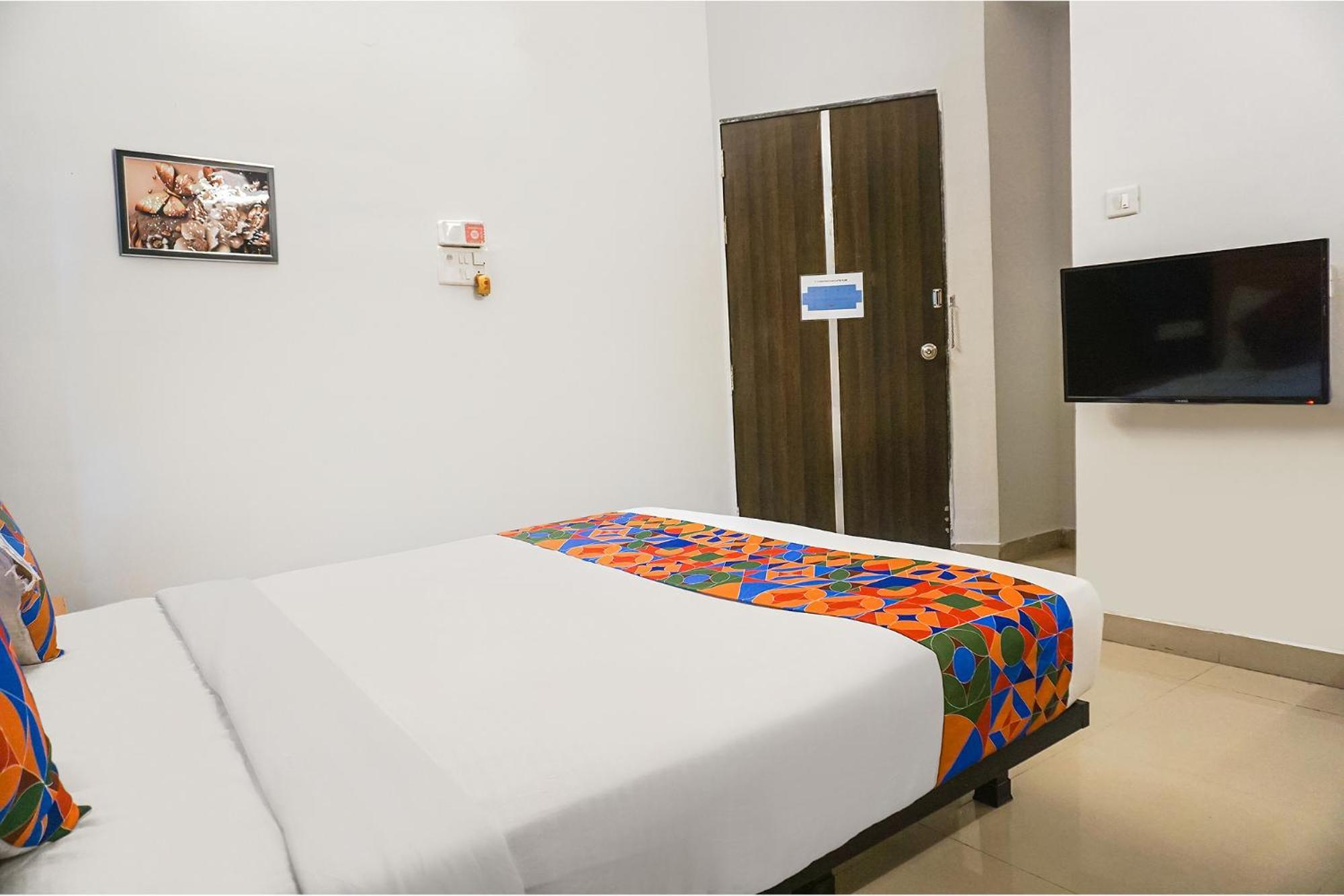 Fabhotel Aura Homes - Nr Khandoba Mandir Pimpri-Chinchwad Buitenkant foto