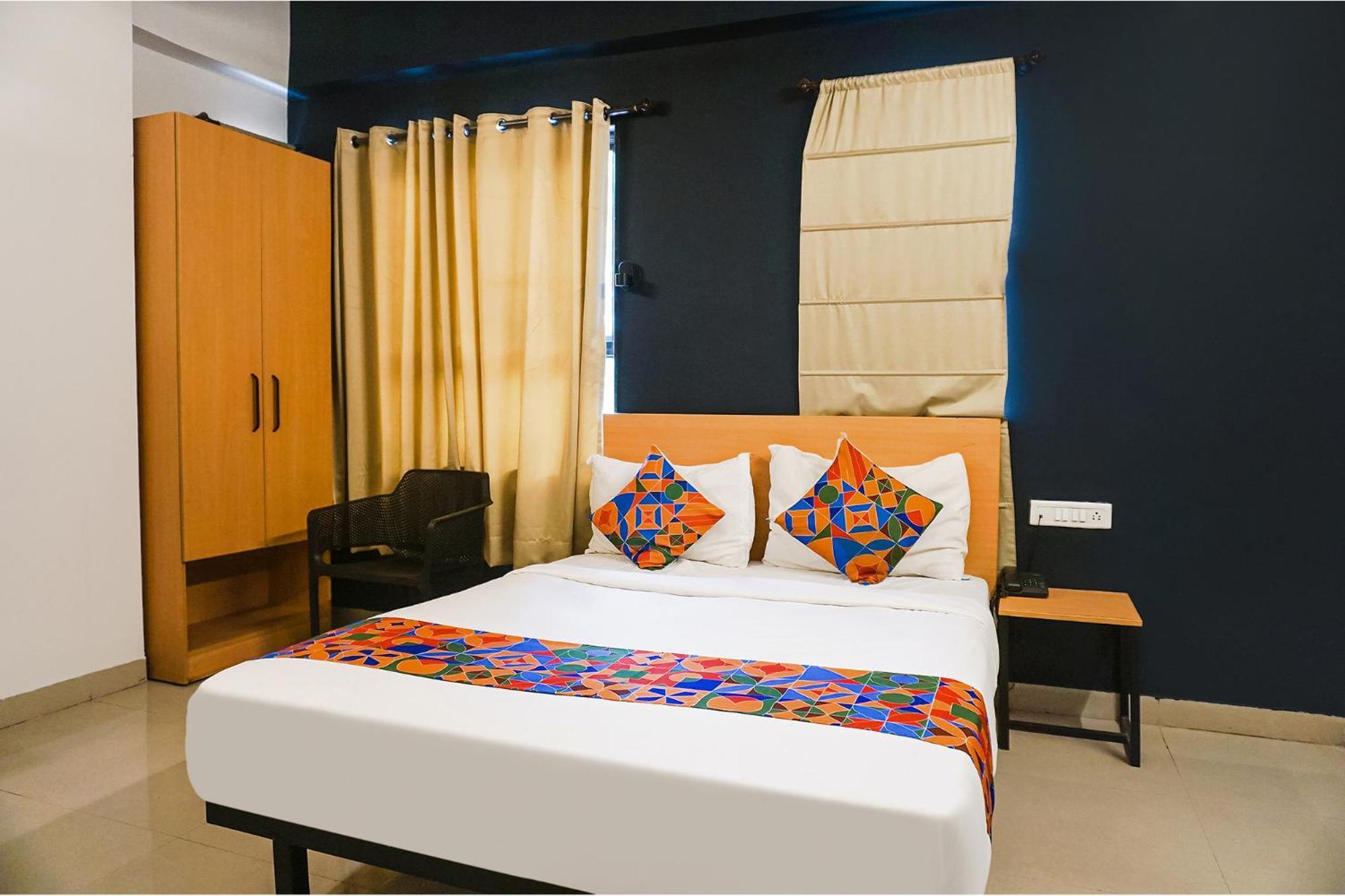 Fabhotel Aura Homes - Nr Khandoba Mandir Pimpri-Chinchwad Buitenkant foto