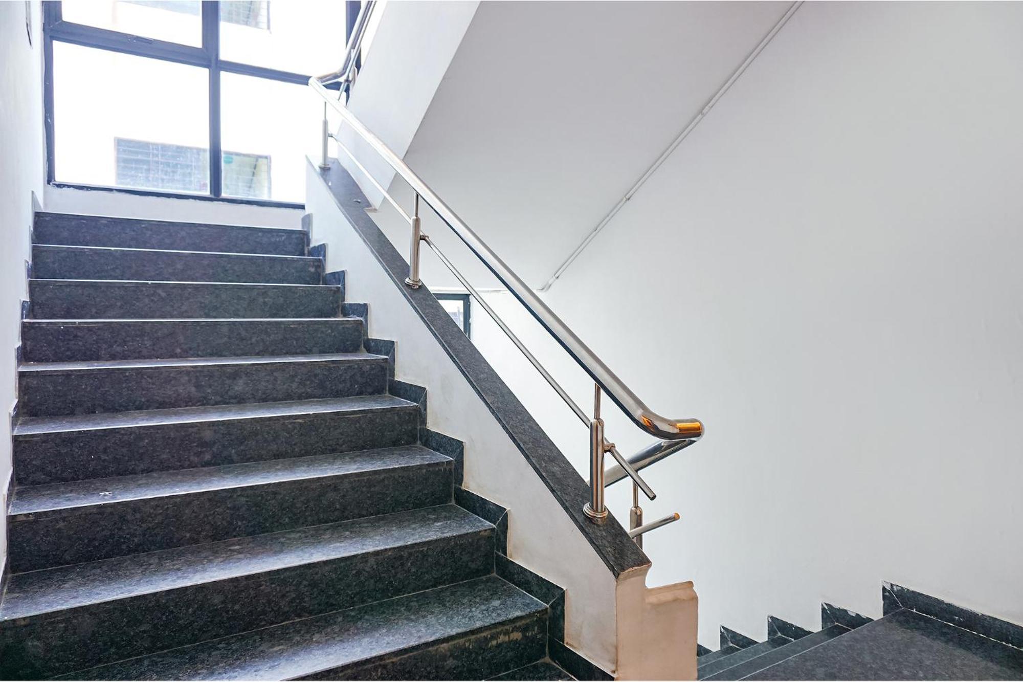 Fabhotel Aura Homes - Nr Khandoba Mandir Pimpri-Chinchwad Buitenkant foto